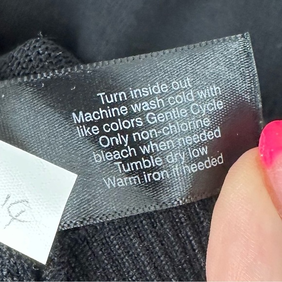 Black V Neck Sweater with Lace Sleeve Appliqué Size 14/16 - Picture 8 of 10